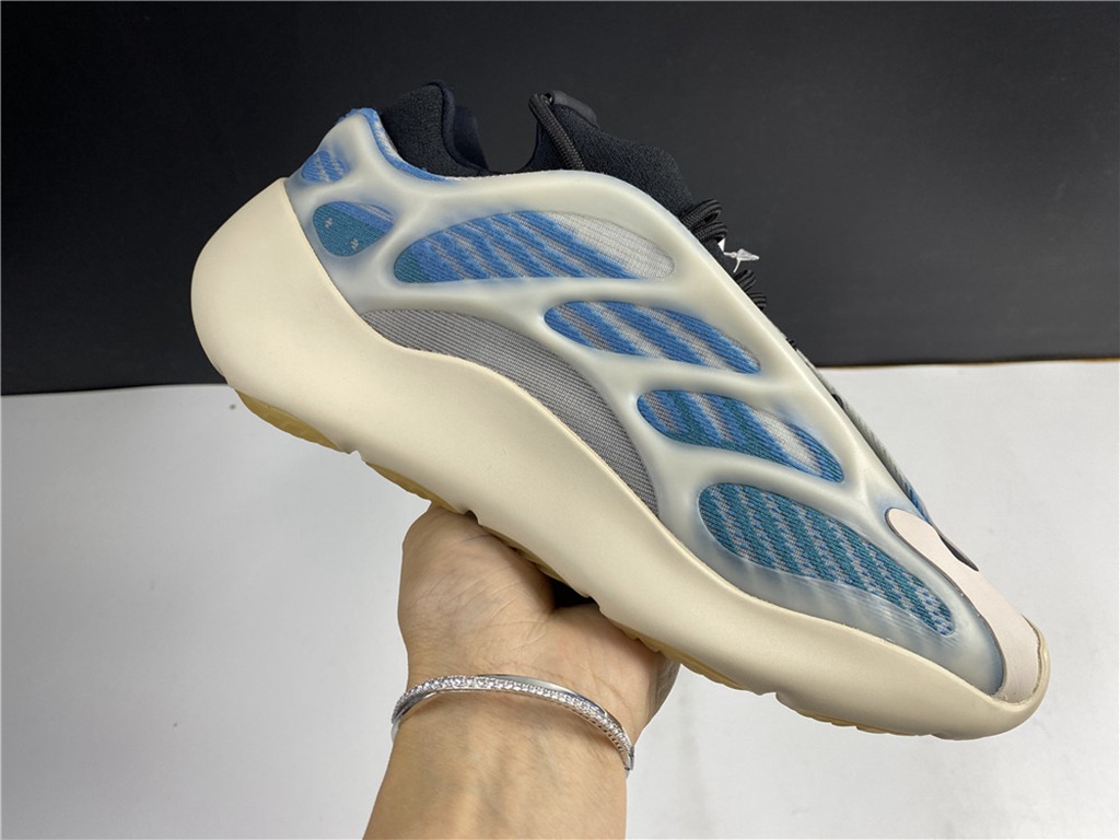 Svp*me x Nike SB Dunk Low DH3228-100